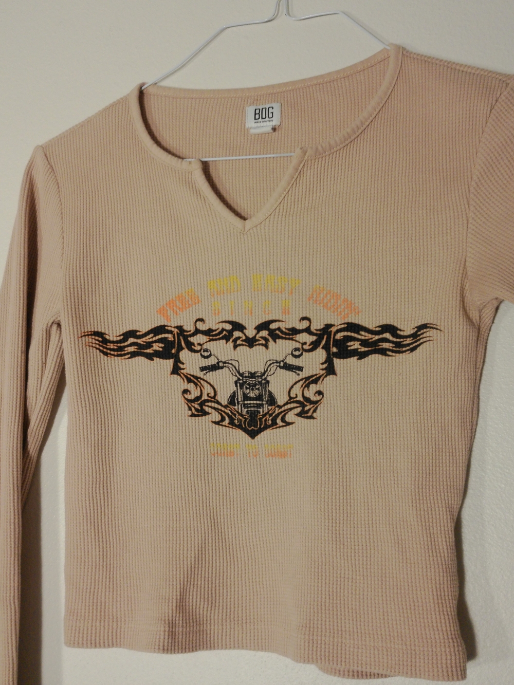 BDG Beige Ribbed V-Neck Sweater with Black and Yellow Graphic